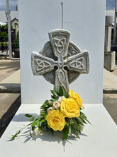 Load image into Gallery viewer, Celtic Cross Arrangement
