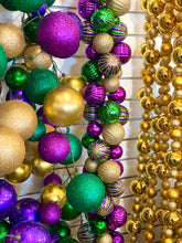 Load image into Gallery viewer, 9&#39; Gold Assorted Ball Garland
